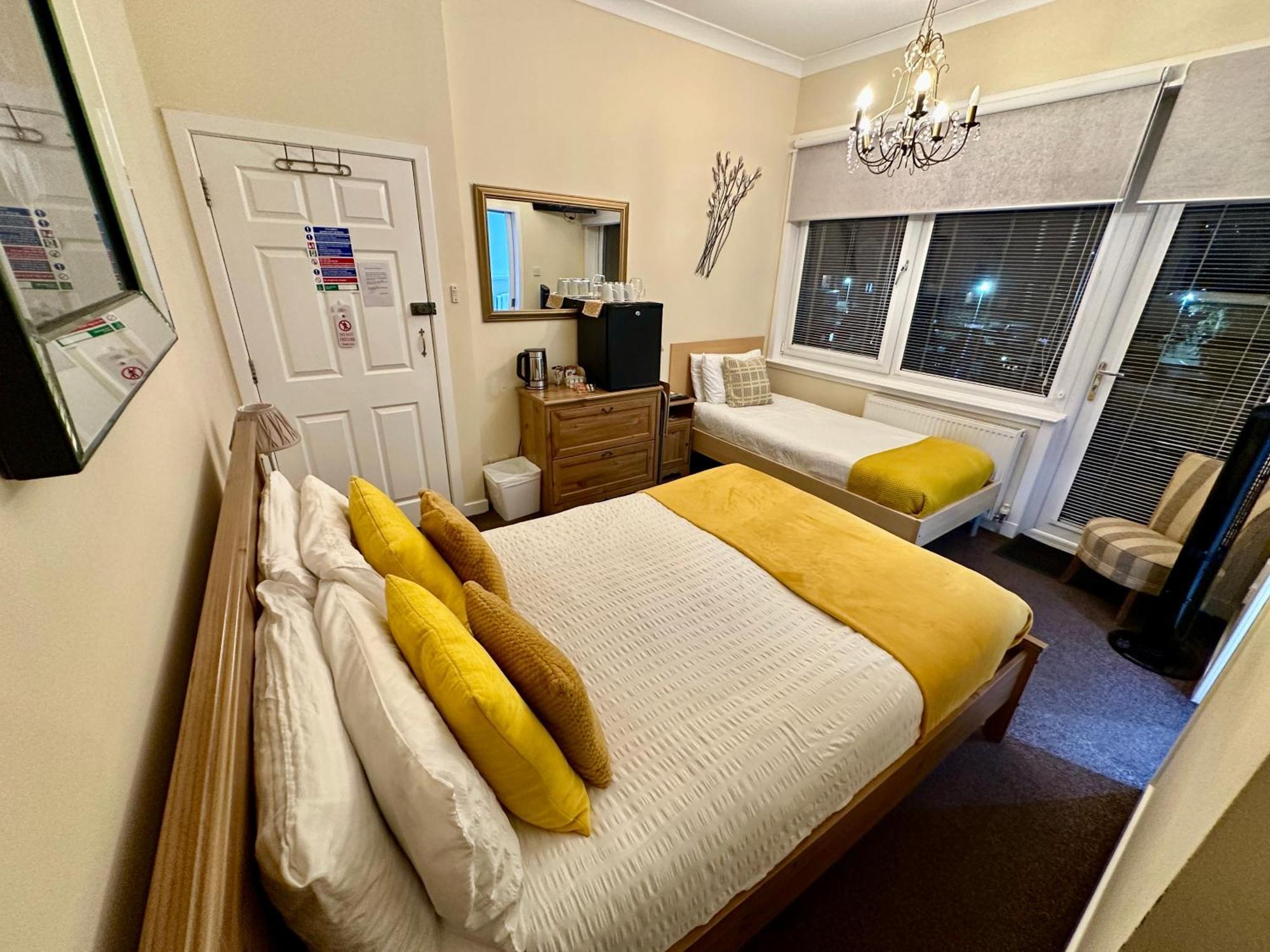 The Elbow Room Kirkcaldy Zewnętrze zdjęcie