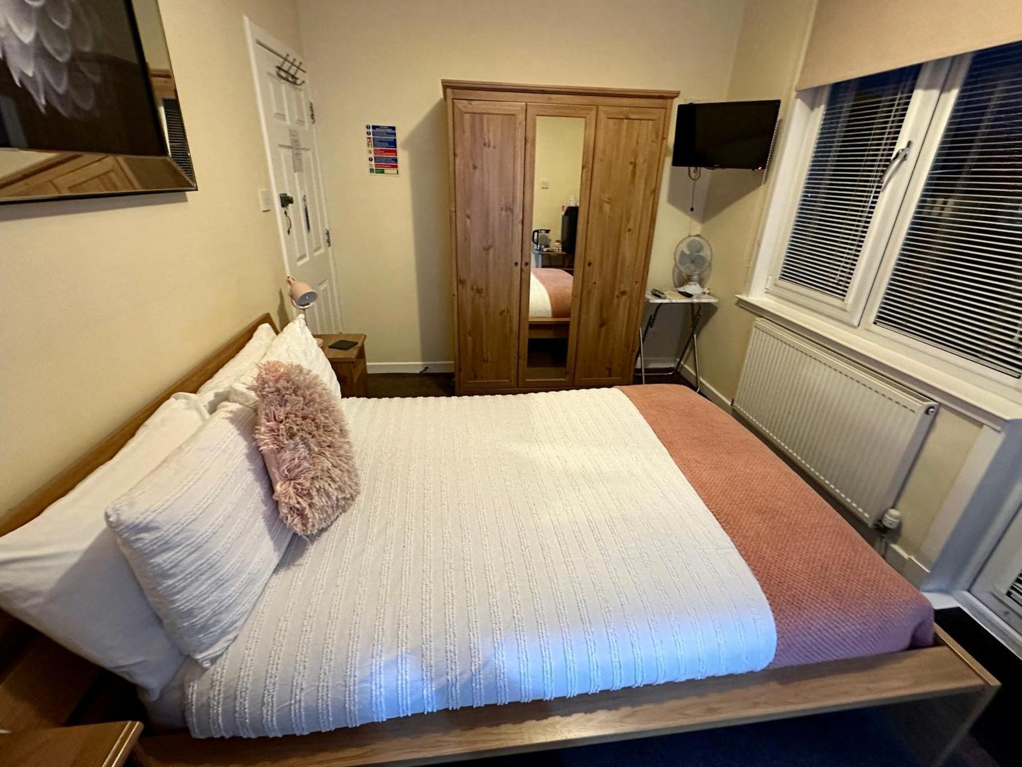 The Elbow Room Kirkcaldy Zewnętrze zdjęcie