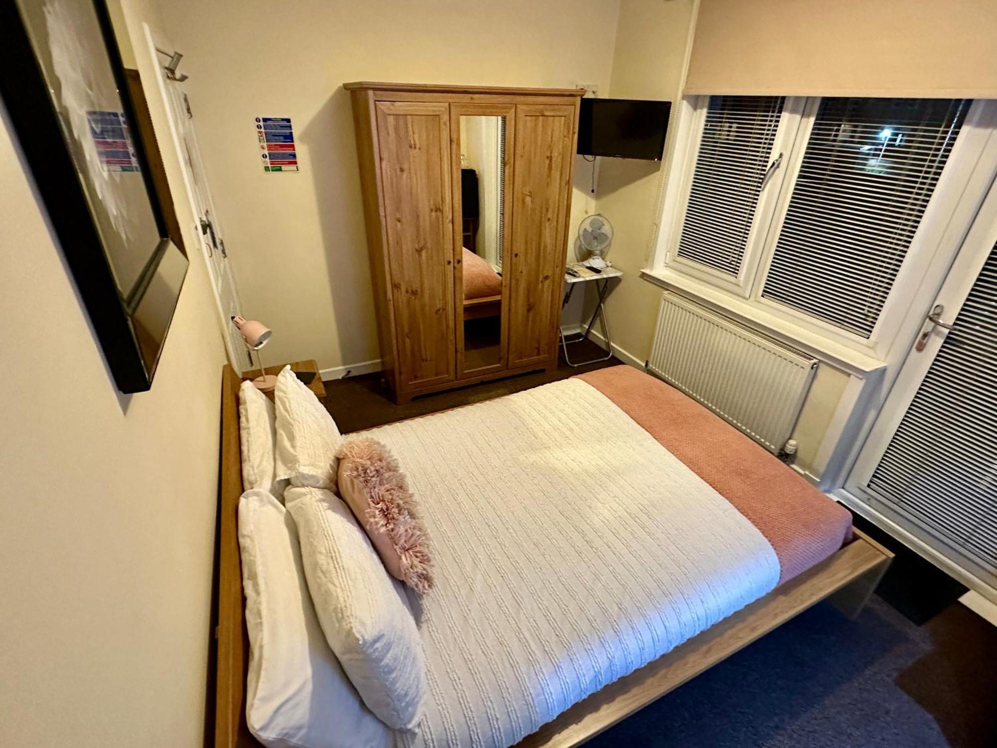 The Elbow Room Kirkcaldy Zewnętrze zdjęcie
